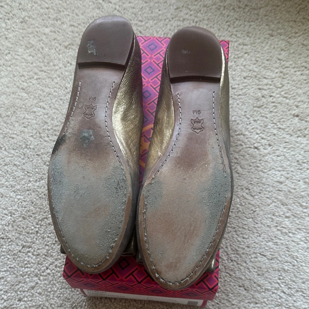 RARE Tory Burch Chase Ballet Flats with Bow - Odyssey in Platinum Size 9